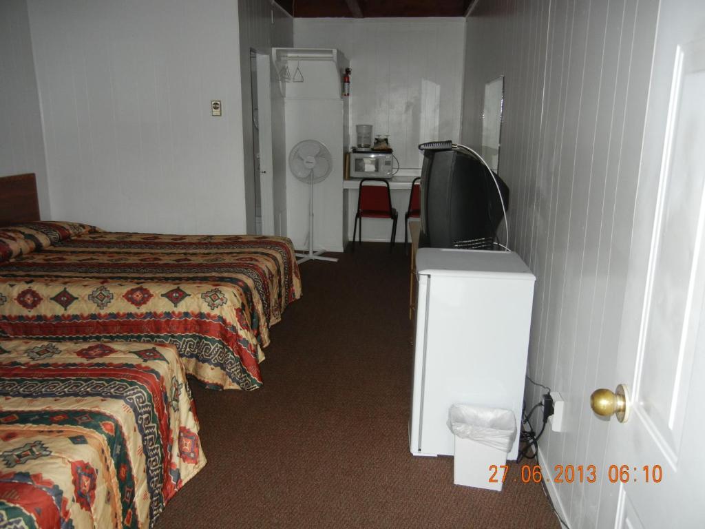Holiday House Motel Penticton Quarto foto