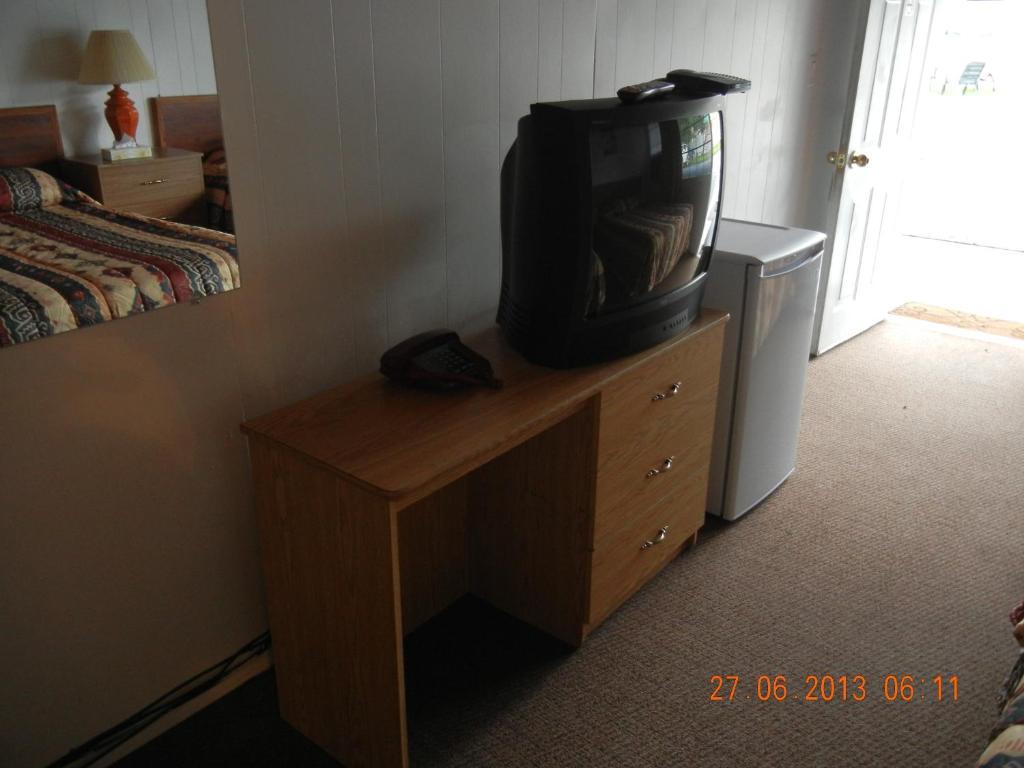 Holiday House Motel Penticton Quarto foto
