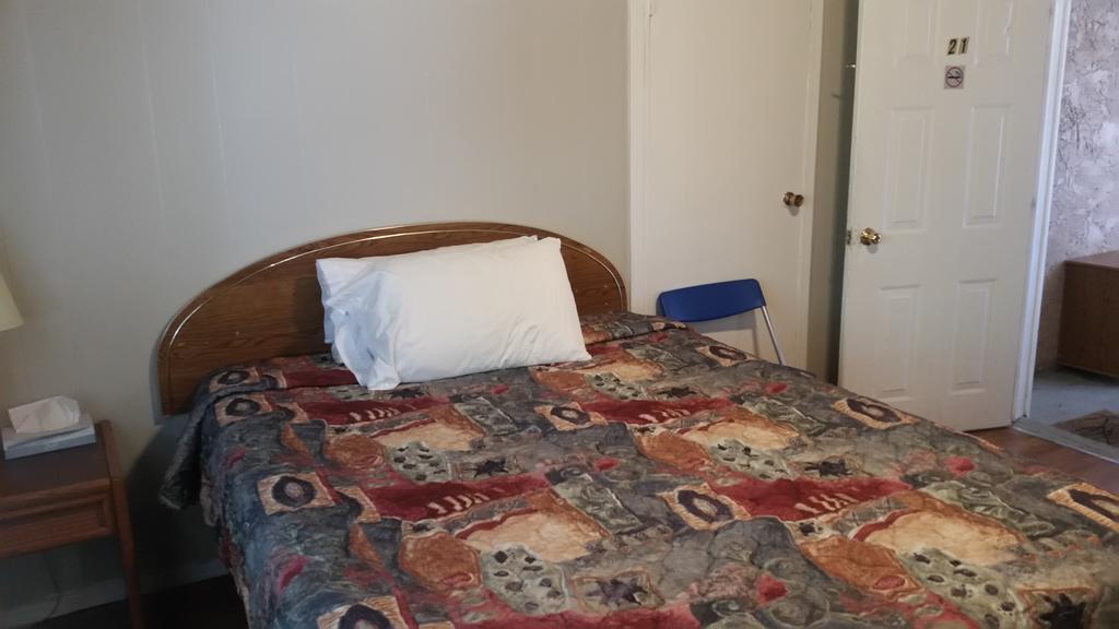 Holiday House Motel Penticton Exterior foto